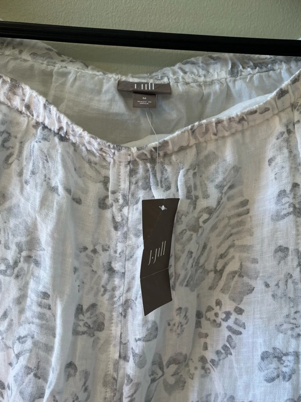 J. Jill Linen/Cotton White and Gray Floral A-Line Maxi Skirt with Elastic Waist - Picture 2 of 6